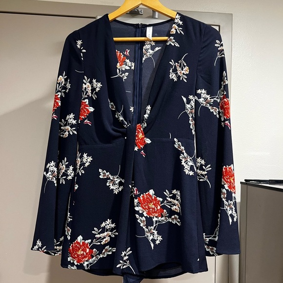 Blue Blush Derp V Neck Summer Navy Floral Romper - Picture 3 of 12